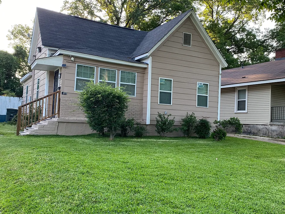 1015 N Manassas St