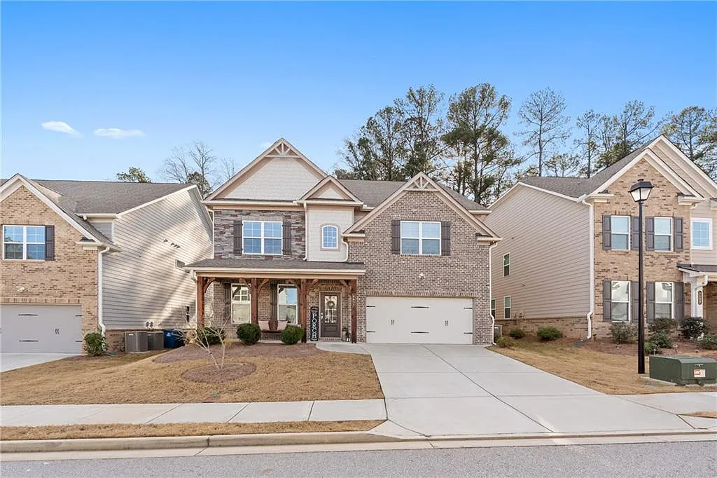 6 bed, 3721 sqft, $2,900 — Photo 1