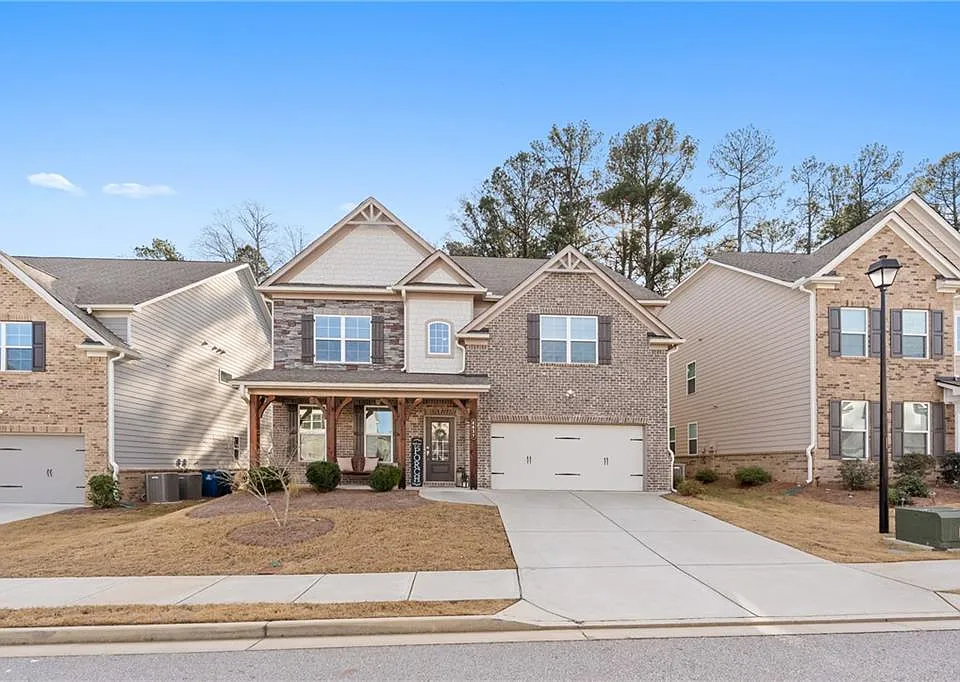 4437 Waxwing St