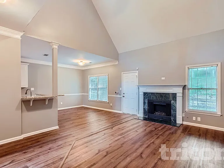 2200 Sugarbirch Dr — Photo 5