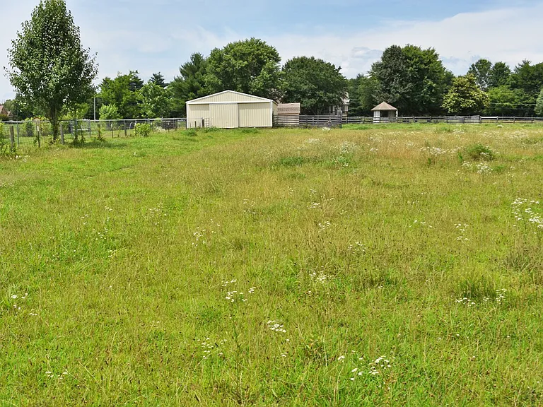 1525 W Harpeth Rd — Photo 23