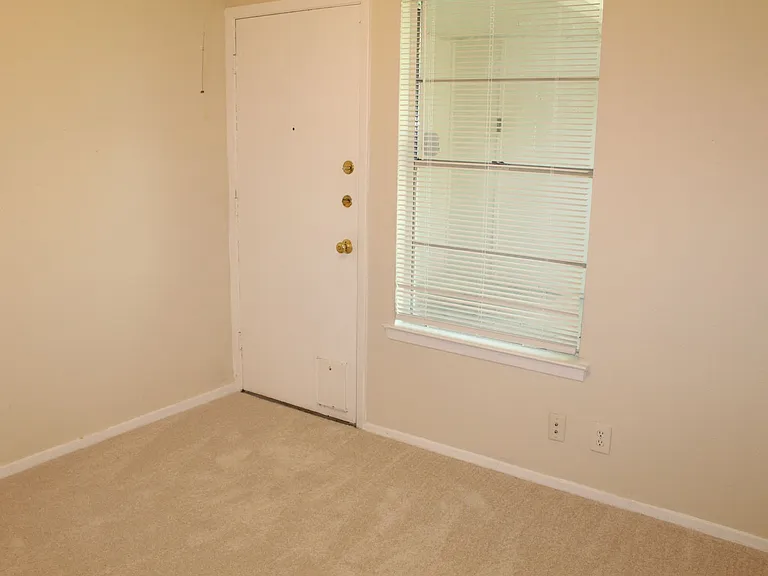 1903 N Floyd Rd — Photo 10