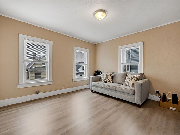 2nd image of 20 Mott St
