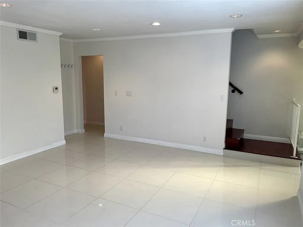 2 bed, 2.5 bath, 1602 sqft, $3,600 — Photo 2