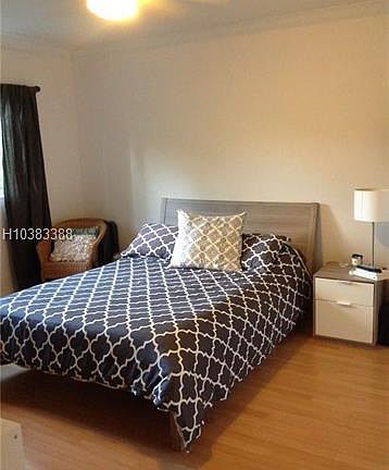 5th image of 900 Euclid Ave APT 18