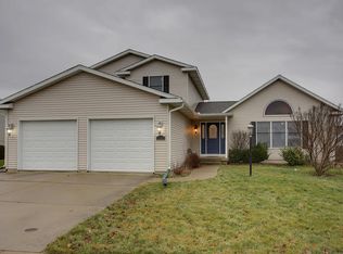 1409 Heather Dr, Mahomet, IL