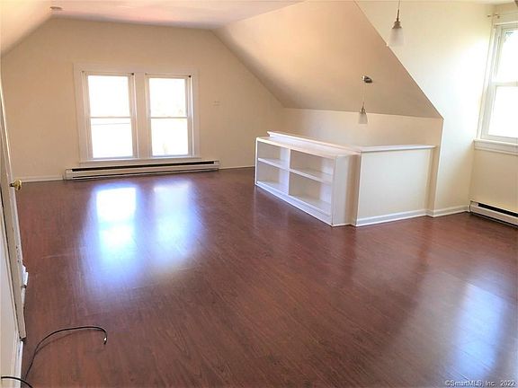 4th image of 1944 Bedford St #3