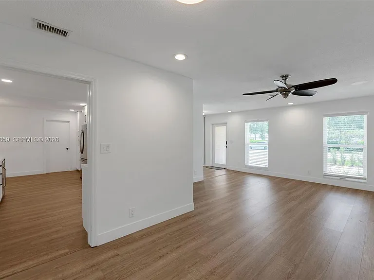 6341 NE 22nd Ave — Photo 4