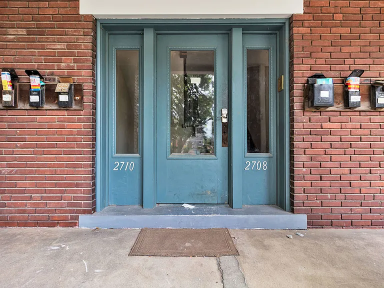 2708 & 2710 Holmes St — Photo 21