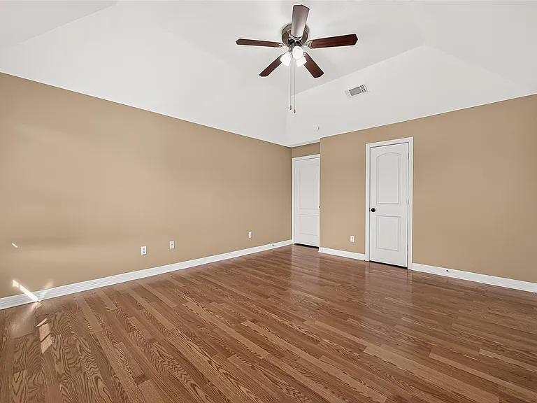 4011 Alexis Cir — Photo 37