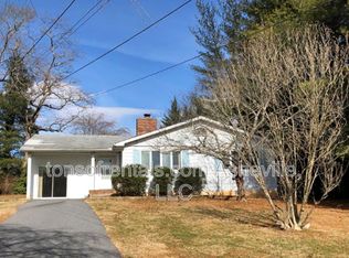 30 Persimmon Ln, Asheville, NC 28805