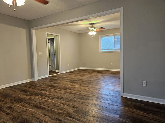 3rd image of 5404 Plantation Dr
