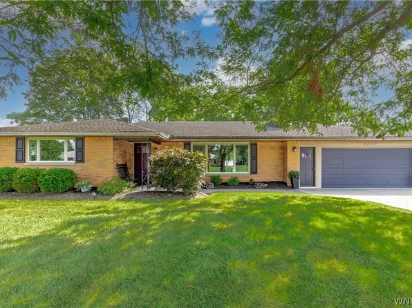 4207 Susan Dr, Williamsville, NY 14221