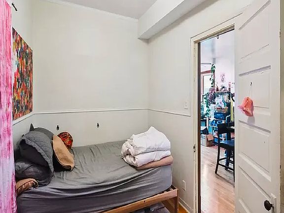 5th image of 1618 W Carmen Ave #1