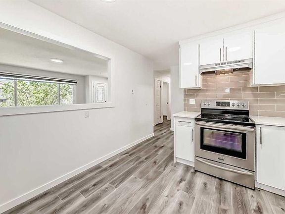 5th image of 3224 W Rundlelawn Rd NE