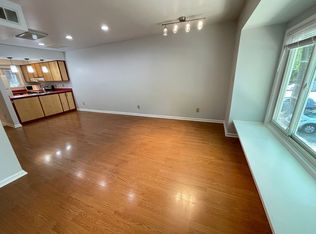 211 Church St APT D9, Chapel Hill, NC 27516