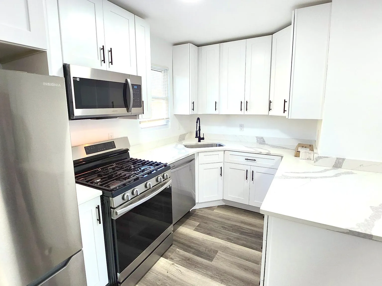 280 Forrest St — Photo 4