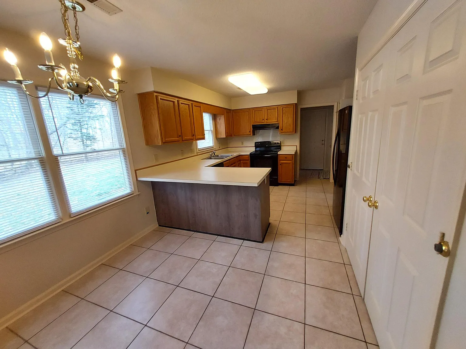 6402 Chamblee Ct — Photo 4