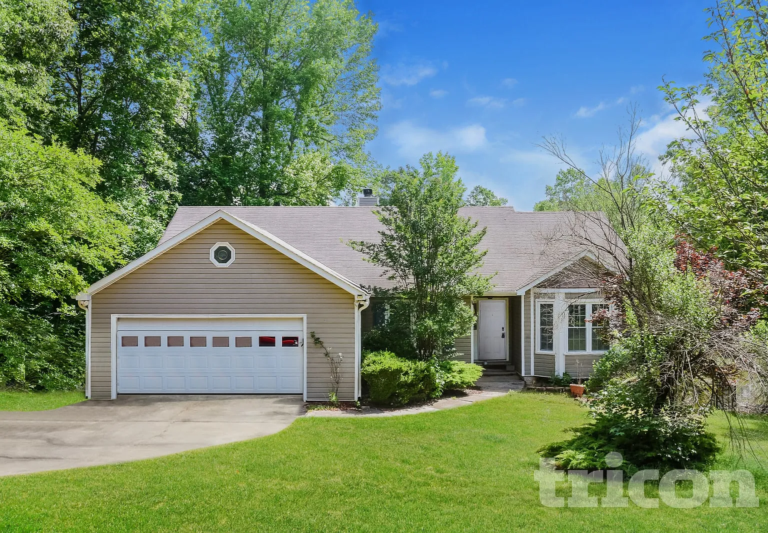 325 Cypress Ln Stockbridge GA — Photo 1