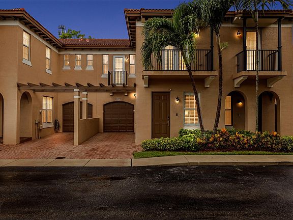 3rd image of 6977 Julia Gardens Drive
