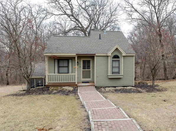 57 Oak Glen Dr, Galena, IL 61036