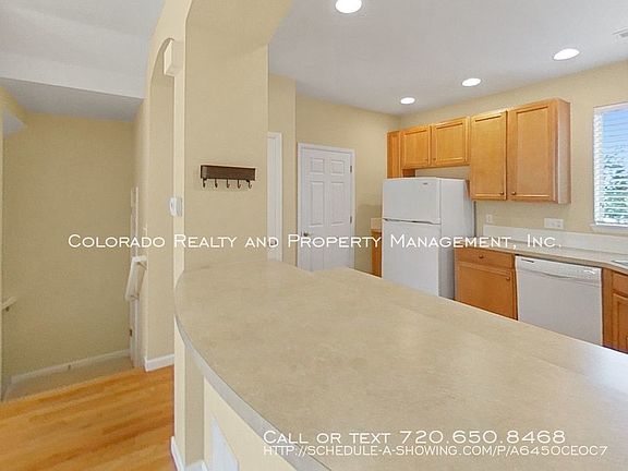 5th image of 691 N Roslyn St Unit 47