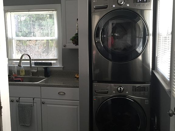 5th image of 7 Dorwood Dr