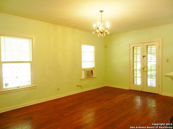 2nd image of 318 E Lullwood Ave