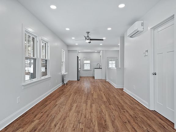 3rd image of 3011 Polk St NE