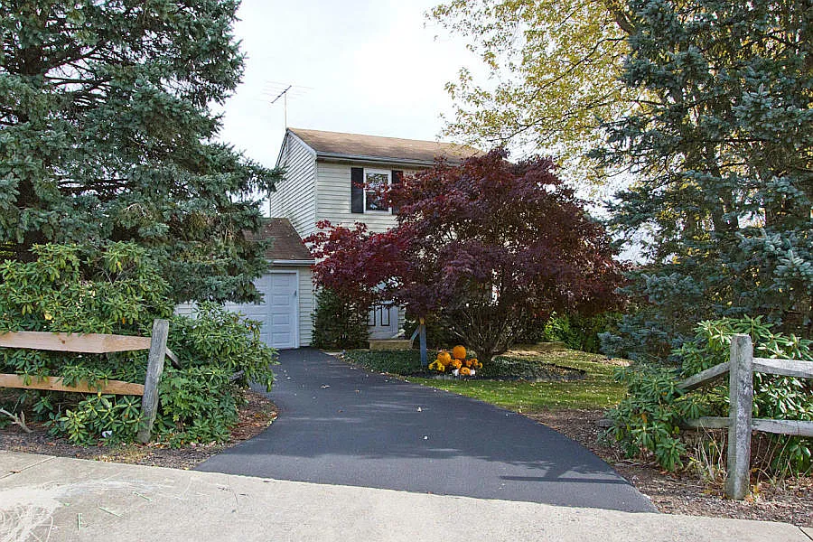 101 Hoover Rd photo 1