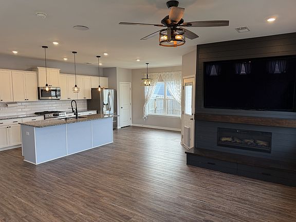 3rd image of 2117 Franks Ct