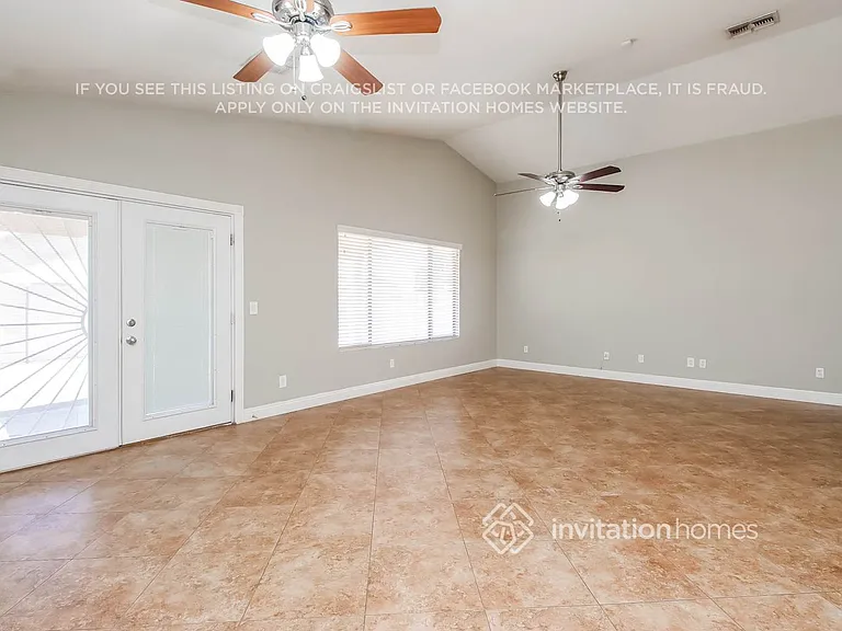 1400 E Vernoa St — Photo 4