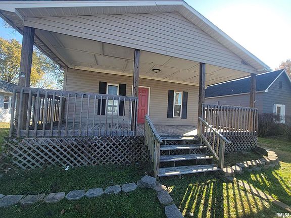 4th image of 208 N Washington St