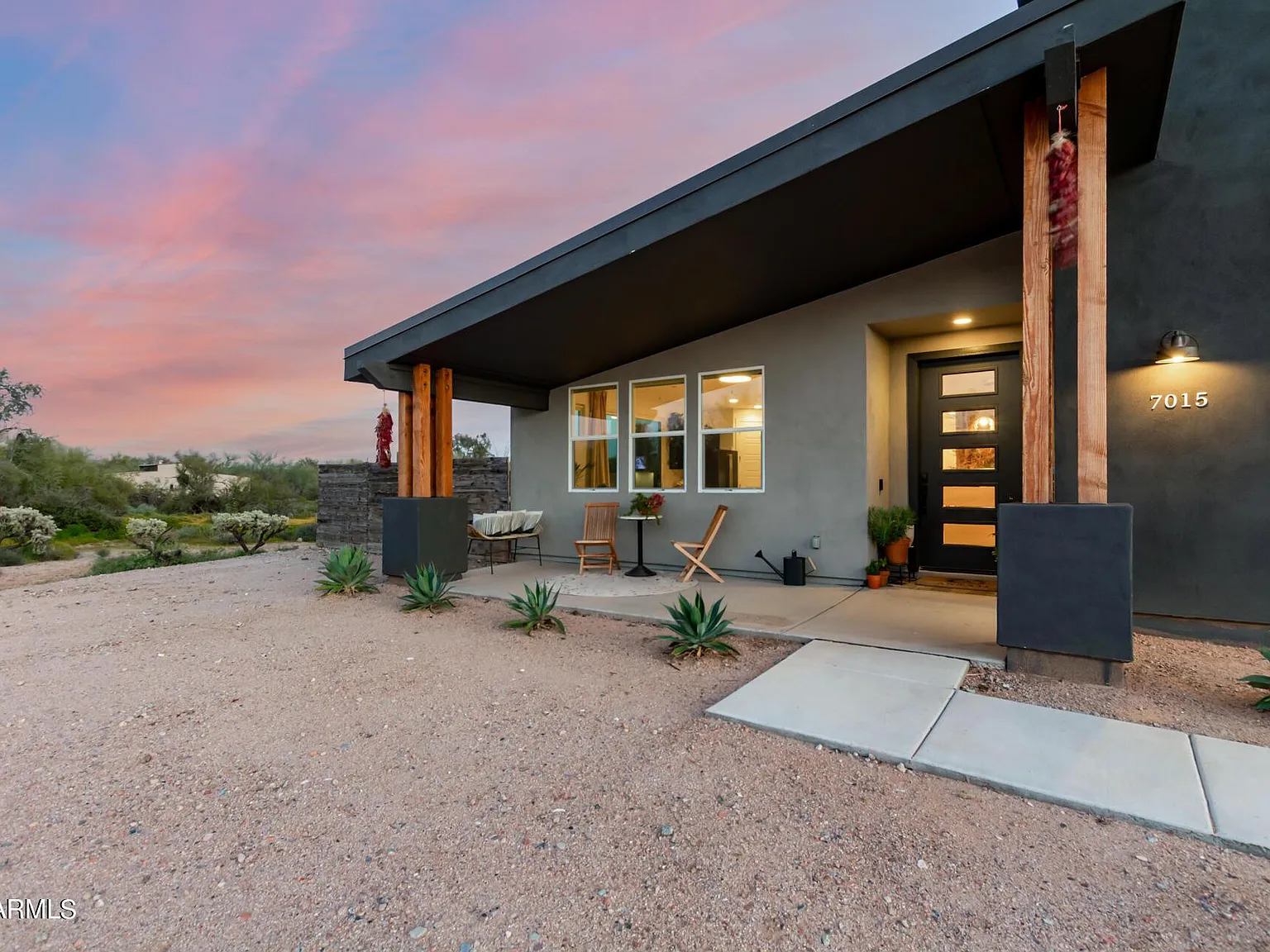 4 bed, 3.0 bath, 1975 sqft, $4,600 — Photo 2