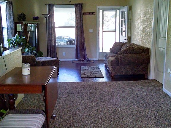 3rd image of 406 NE 6th St