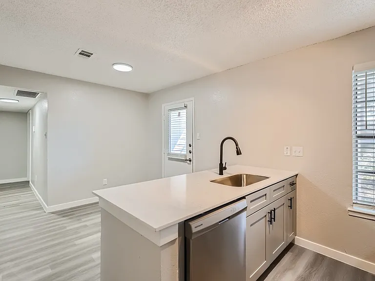 Rise Oak Creek — Photo 19