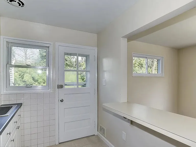 7428 W Park Dr — Photo 6