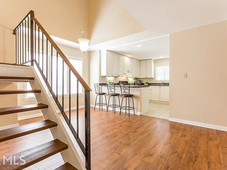 2048 Powers Ferry Trce SE — Photo 17