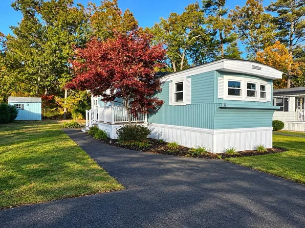 77 Crown Dr #77, West Wareham, MA 02576