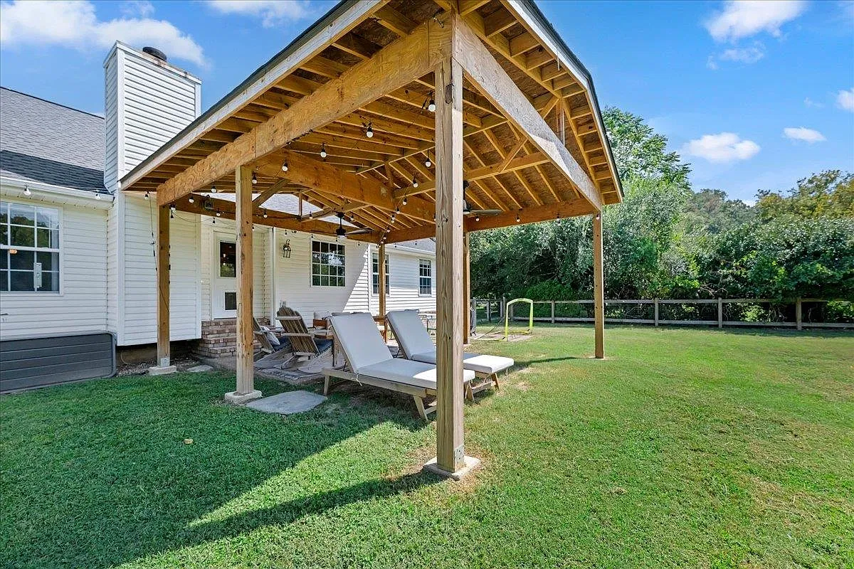 3 bed, 2.0 bath, $3,000 — Photo 3