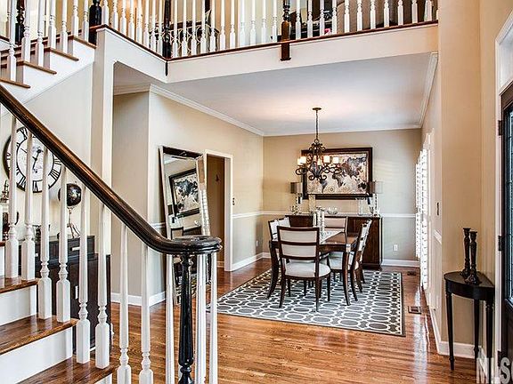2nd image of 3707 Pinecrest Dr NE