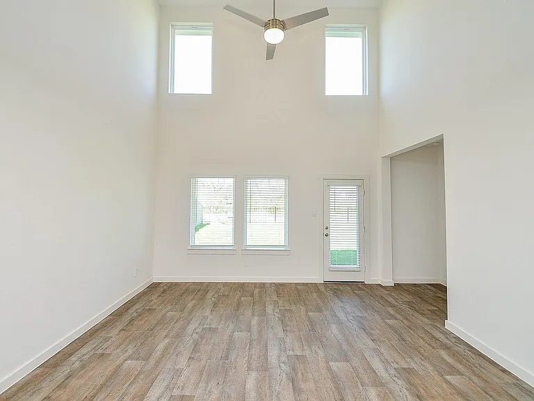 8047 Marchese Dr — Photo 9
