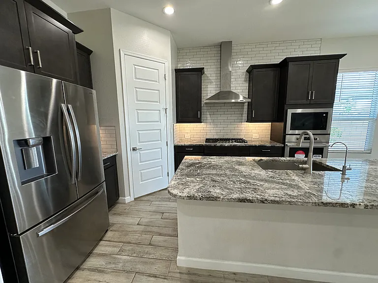 10319 W Harmony Ln — Photo 12