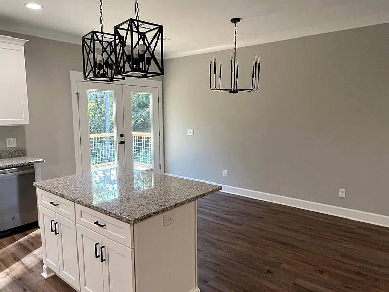 16477 Chase Cir — Photo 4