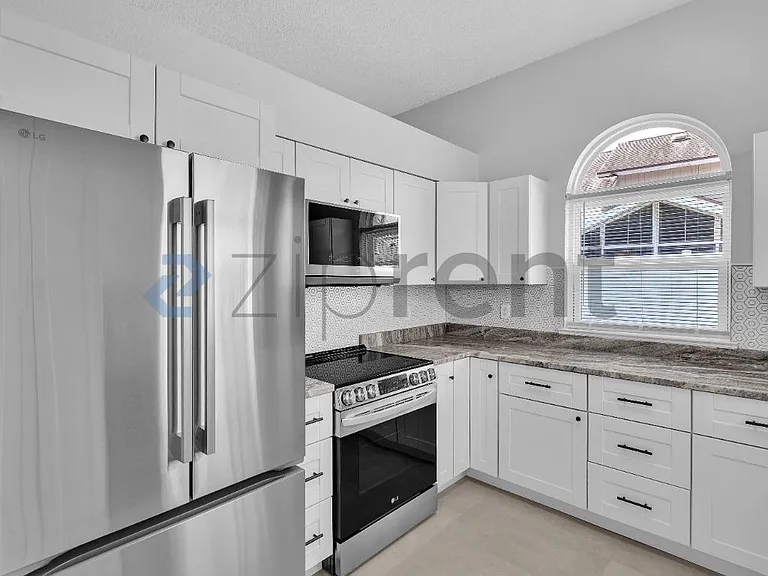 10636 Satinwood Cir — Photo 7