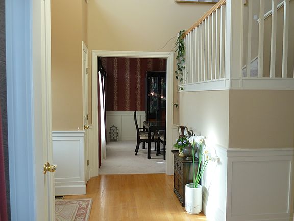 5th image of 5136 Greenbank Dr