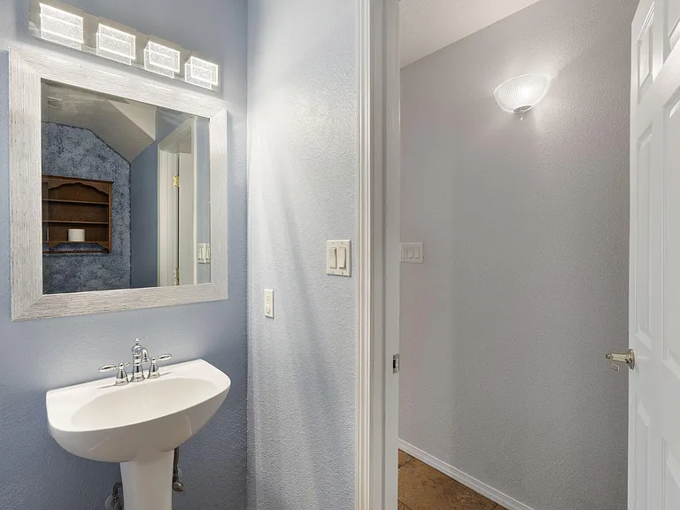 1740 Black Gold St SE — Photo 20