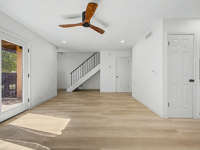 1812 W Village Way — Photo 10