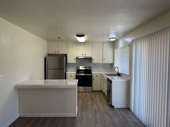 5th image of 2025 Mather Dr