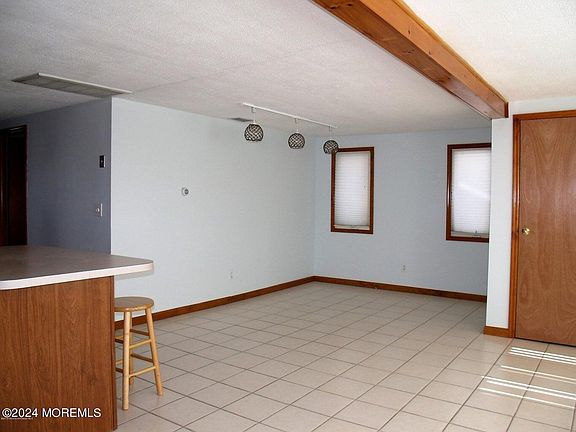 3rd image of 3465 Bergen Ave